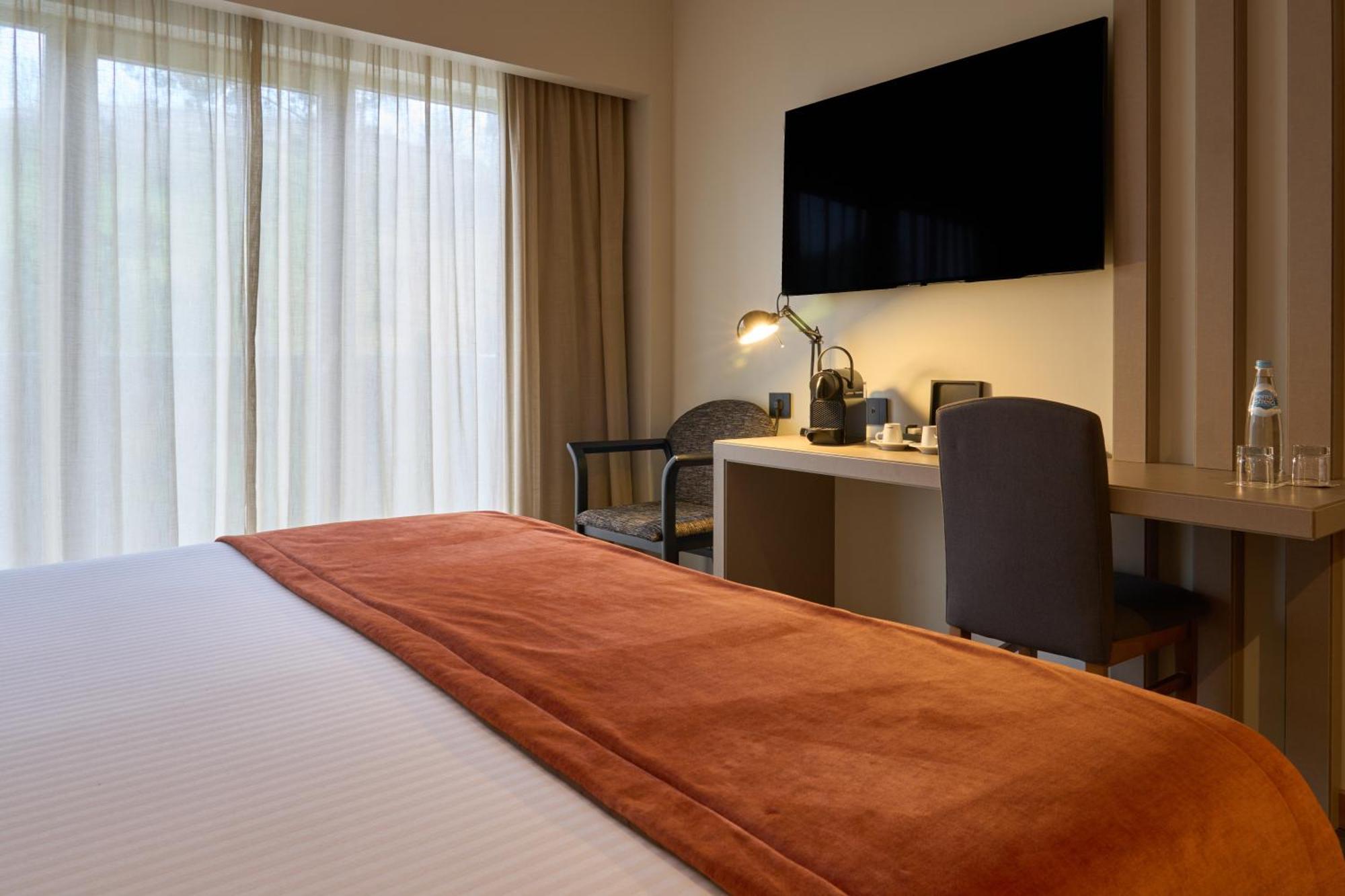Double Room with Extra Bed (3 Adults),1516399855:JPEG