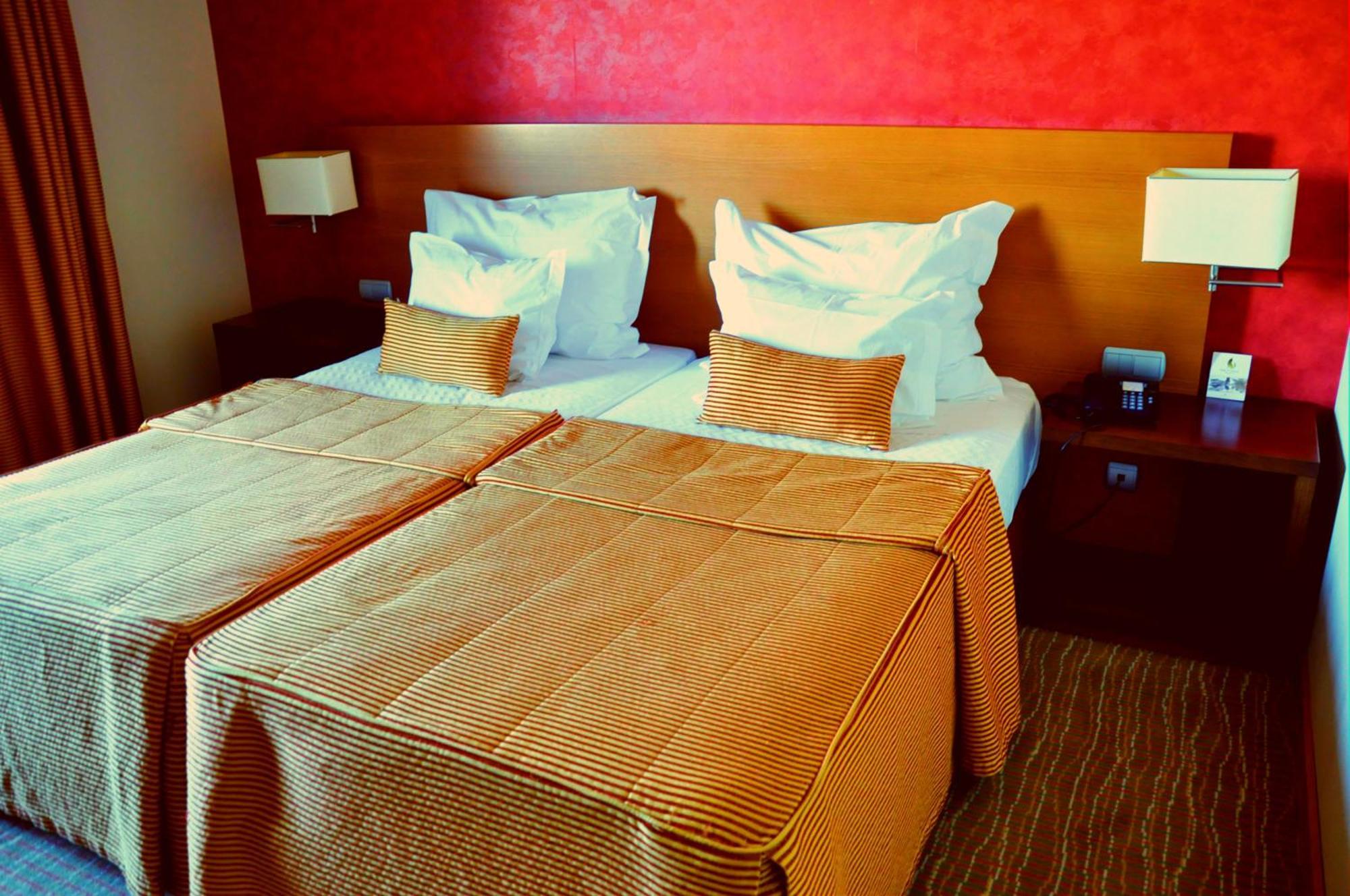 Twin Room Extra Bed,703829758:JPEG